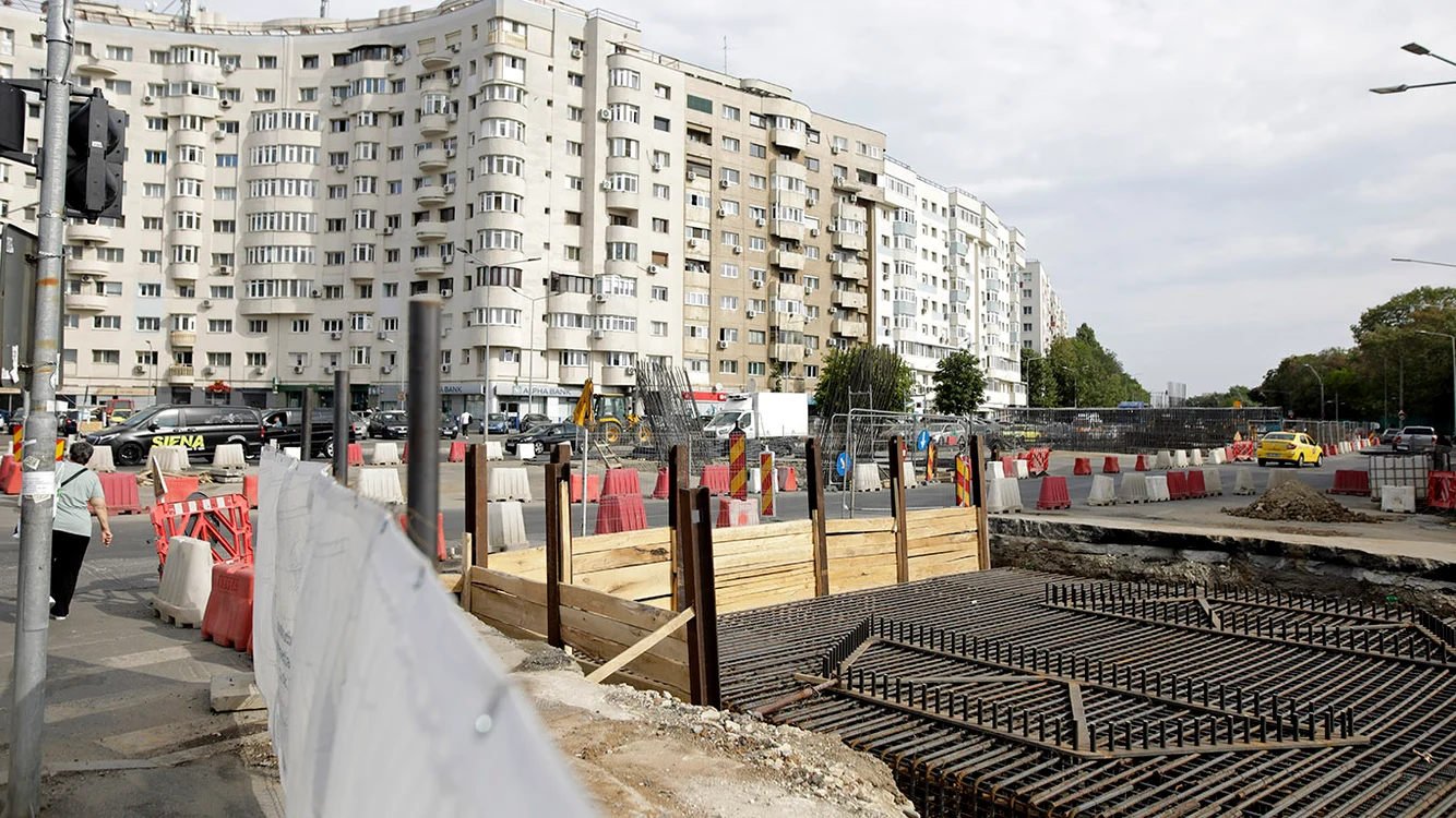 Pasajul hobanat e realizat peste Şos. Berceni 