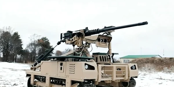 robot cu mitraliera jpg