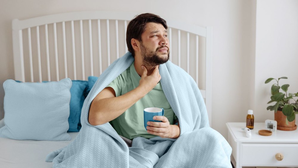 Stratus – noua amenințare COVID: simptome care pot fi confundate cu alergiile sau problemele digestive și ce trebuie să faci imediat