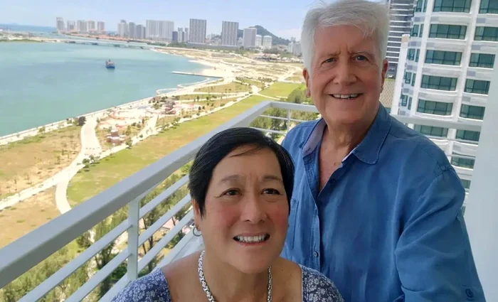 Adrian și Beverley Spencer au decis să se stabilească în Penang / foto: Business Insider