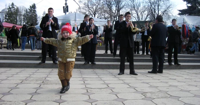 Fanfara în timpul concertului