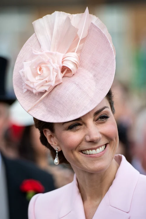 Kate Middleton a purtat cerceii cu perle ai prințesei Diana jpeg