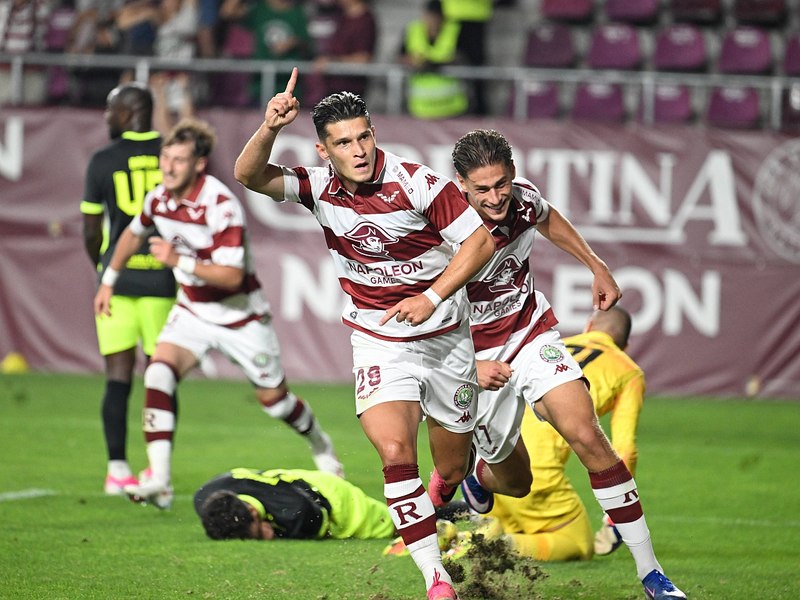 Rapid a câștigat derby-ul cu CFR și a urcat pe locul 1