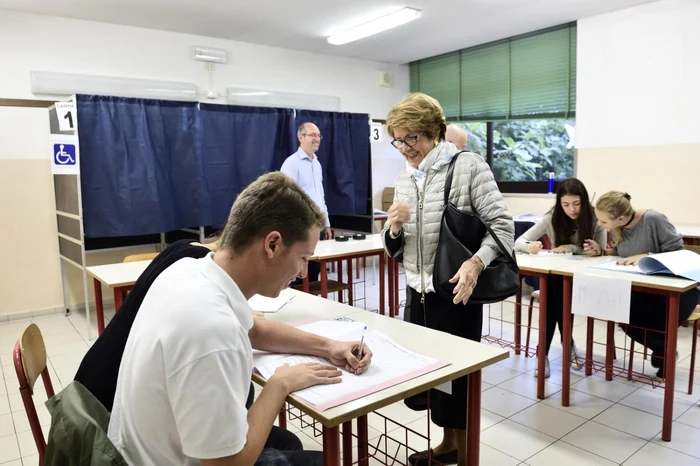 Urnele vor fi deschise până la ora locală 23.00 Foto: EPA-EFE