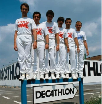 Michel Leclercq și echipa Decathlon in 1976 Foto decathlon fr JPG