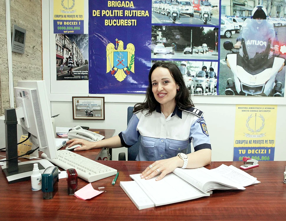 
    Tânăra a câştigat  multe trofee  ca solistă de  muzică populară  