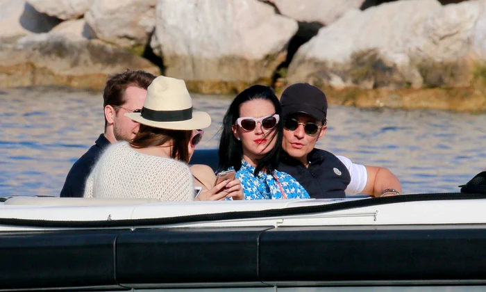 katy perry orlando bloom hepta 2403268 jpg jpeg