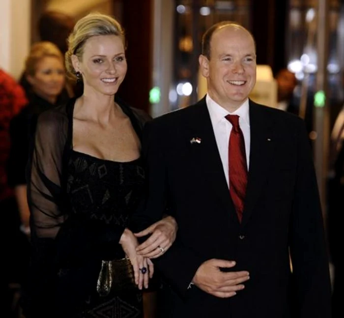Prinţul Albert de Monaco şi frumoasa lui soţie
