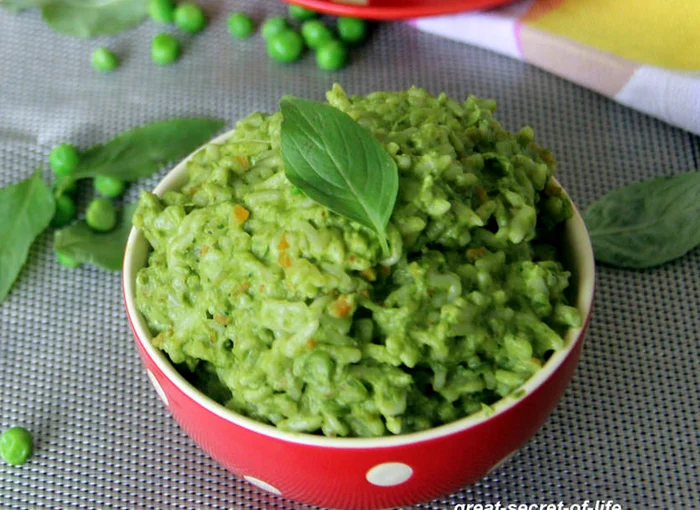 paste cu sos pesto jpeg