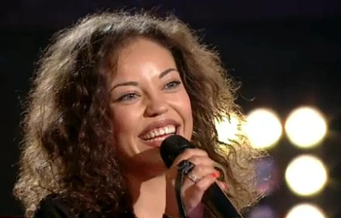 Barbara este solista trupei Mandinga și noua elevă a lui SmileyFoto: captură Pro Tv