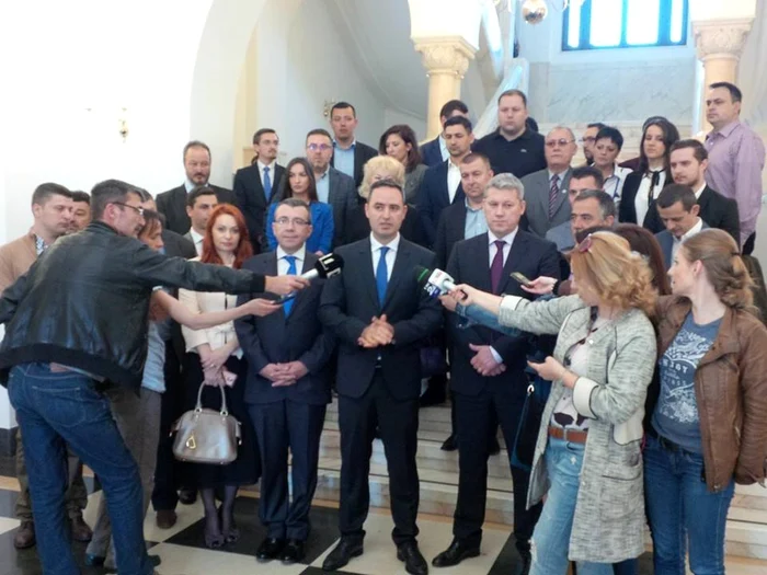 Cristina Pocora și geanta sa Dior, de aproximativ 1.300 de euro