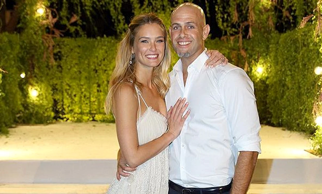 Fotomodelul israelian, Bar Refaeli şi omul de afaceri, Adi Ezra au avut o nuntă de excepţiefoto: peoplestylewatch.com