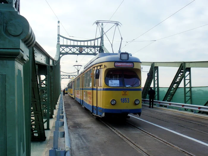 Tramvaiele vor circula normal peste Podul Traian