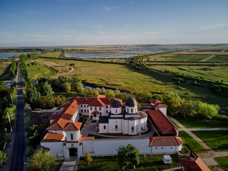 3 facebook manastirea comana jpg jpeg