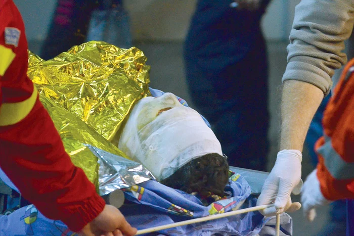 Românii care au murit în weekend au făcut complicaţii pulmonare foarte grave din cauza arsurilor căilor respiratorii, dar şi din cauza fumului toxic pe care l-au inhalatfoto: Click!