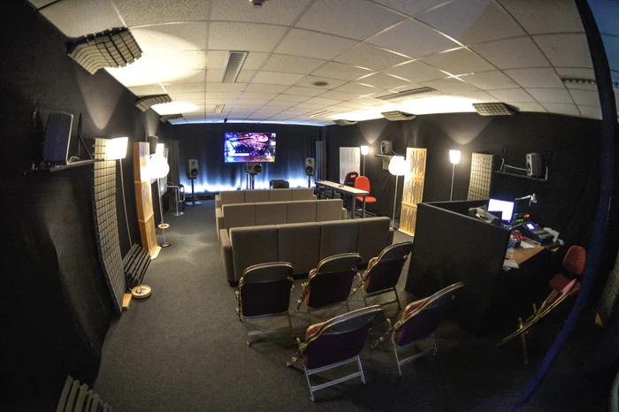 În această sală ajung concurenții imediat după ce ies de pe scenă