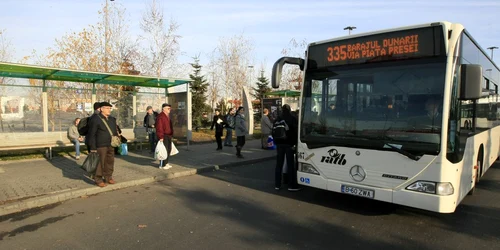 Mijloacele de transport în comun ale RATB vor circula mâine ca într-o zi de duminică