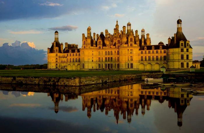 
     Castelul Chambord, Franţafoto: fiicurios.ro  