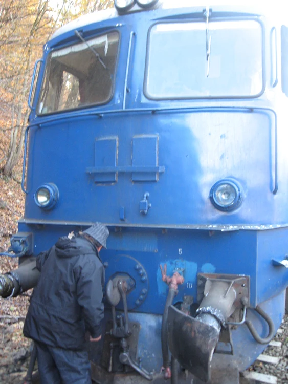 Bistriţa : O locomotivă a izbit un tren accelerat în Romuli - UPDATE