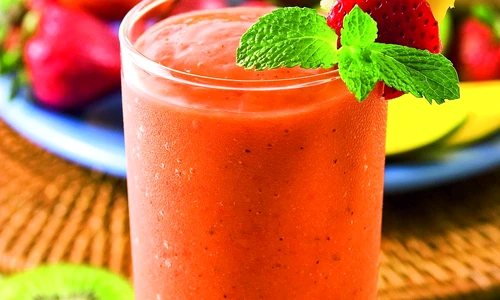 smoothie cu capsuni si mango jpeg