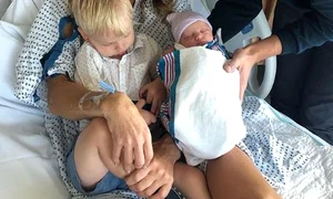 Eric Trump și soția lui, Lara, alături de cei doi copii  jpeg