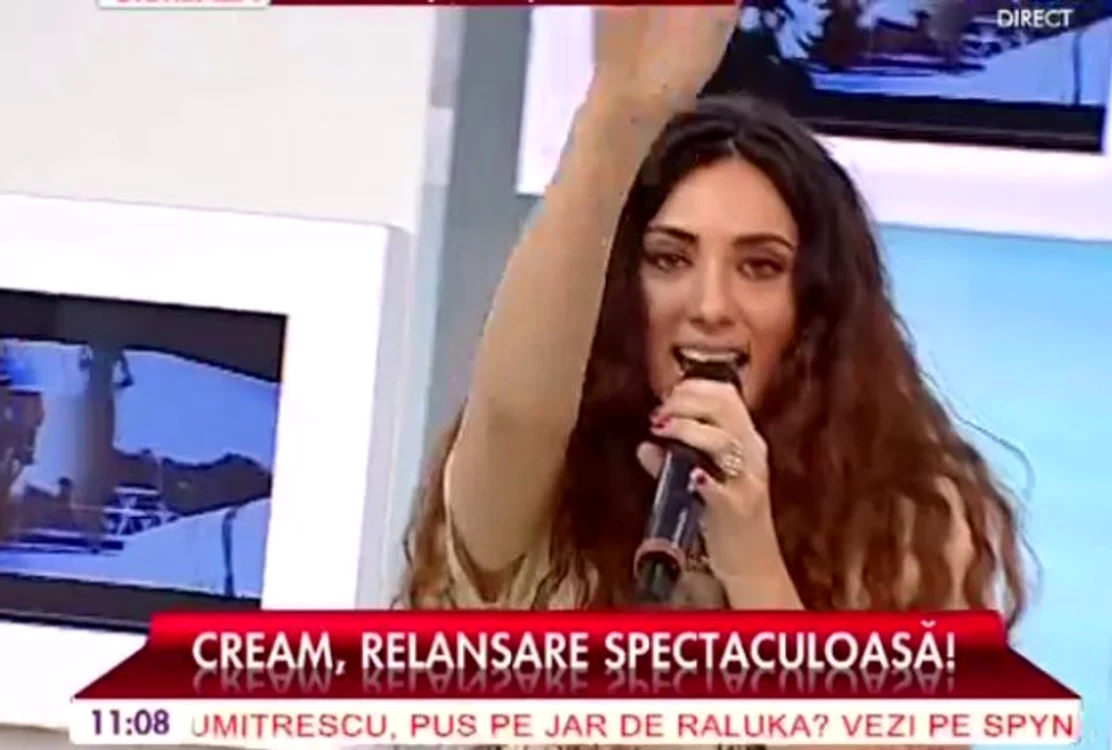 Claudia Pavel a venit de o lună în România
