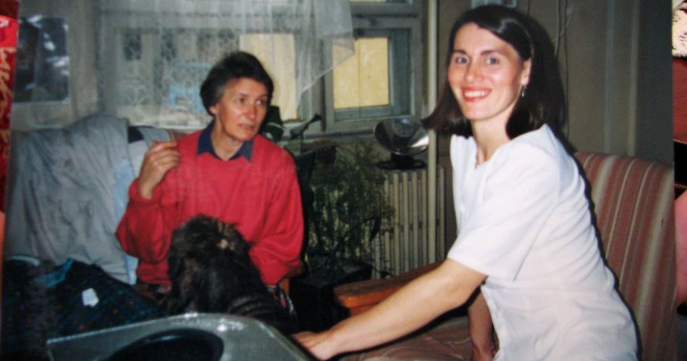 Irina Huţanu, alături de o prietenă