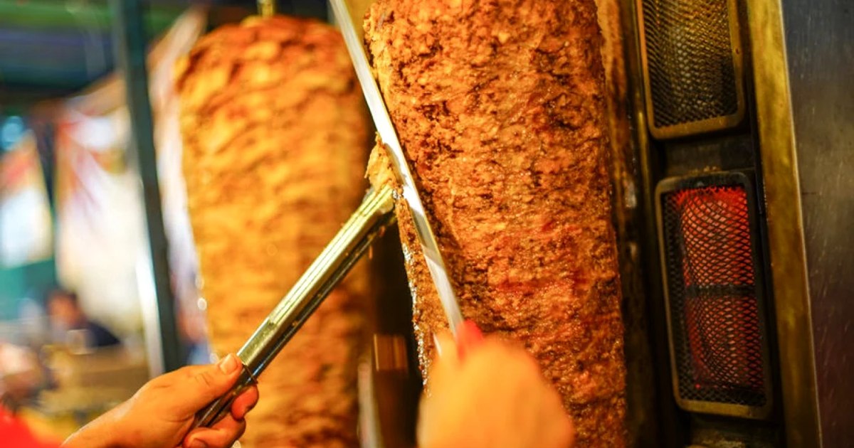 Alertă pe litoral: Inspectorii sanitari descoperă shaorma contaminată cu bacterii fecale vândută turiștilor. Alertă pe litoral: Inspectorii sanitari descoperă shaorma contaminată cu bacterii fecale vândută turiștilor.