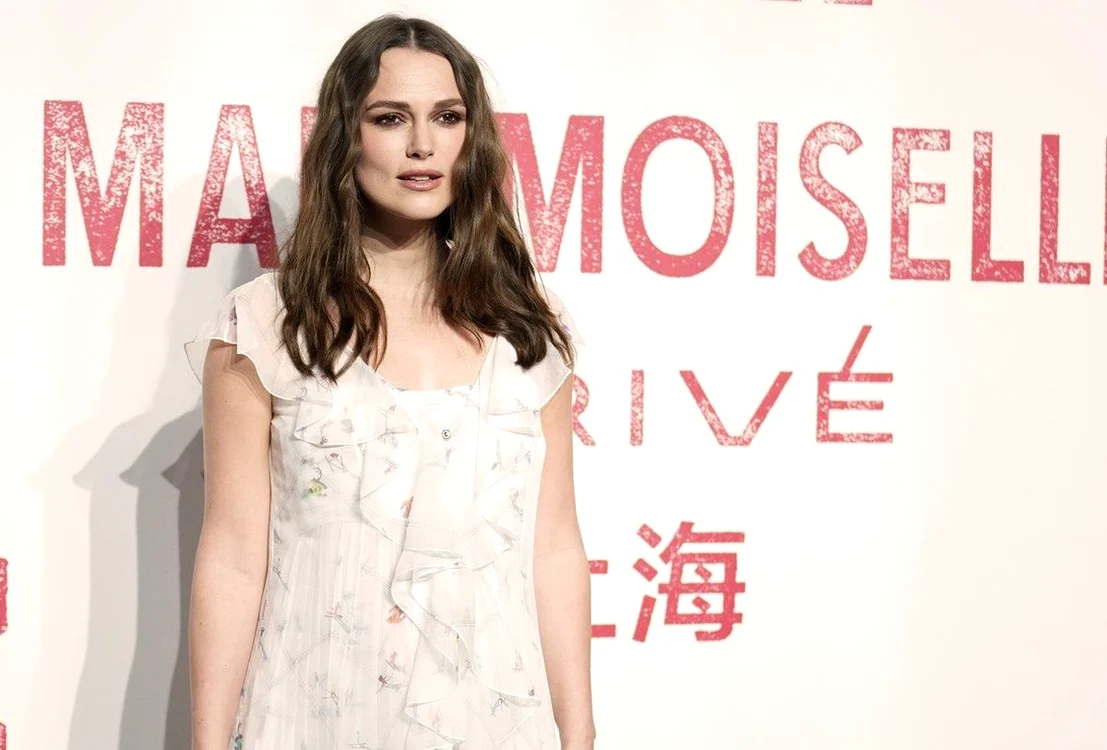 
    Keira și soțul ei, la lansarea Chanel Cruise CollectionFoto: Getty  