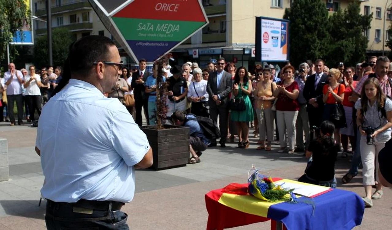 Doi poliţişti îndrăgiţi: Marian Godină şi Traian BerbeceanuFoto: