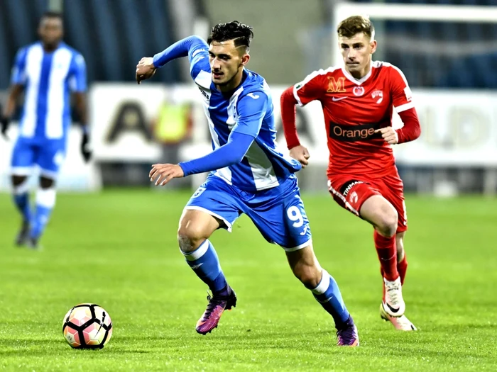 Andrei Ivan (stânga) a adunat 19 goluri şi 13 pase decisive în 101 de apariţii în tricoul celor de la CS U Craiova. FOTO: Hepta