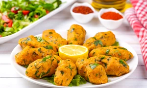 Chiftele cu linte si bulgur  Sursa foto shutterstock 2140126237 jpg