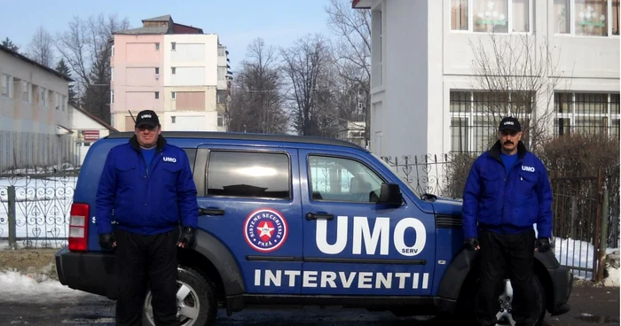 Agenţii UMO SERV s-au postat în faţa şcolii Nr.7