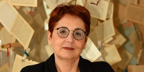 directorul anului 2024 jpeg