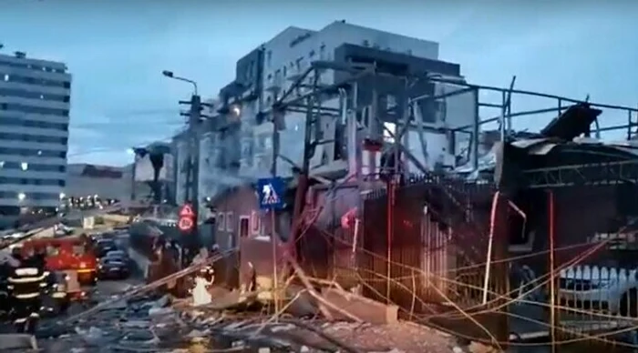 O persoană a murit și două au fost rănite grav după ce o pensiune din Cluj a sîrit în aerFoto: captură știrileprotv.ro