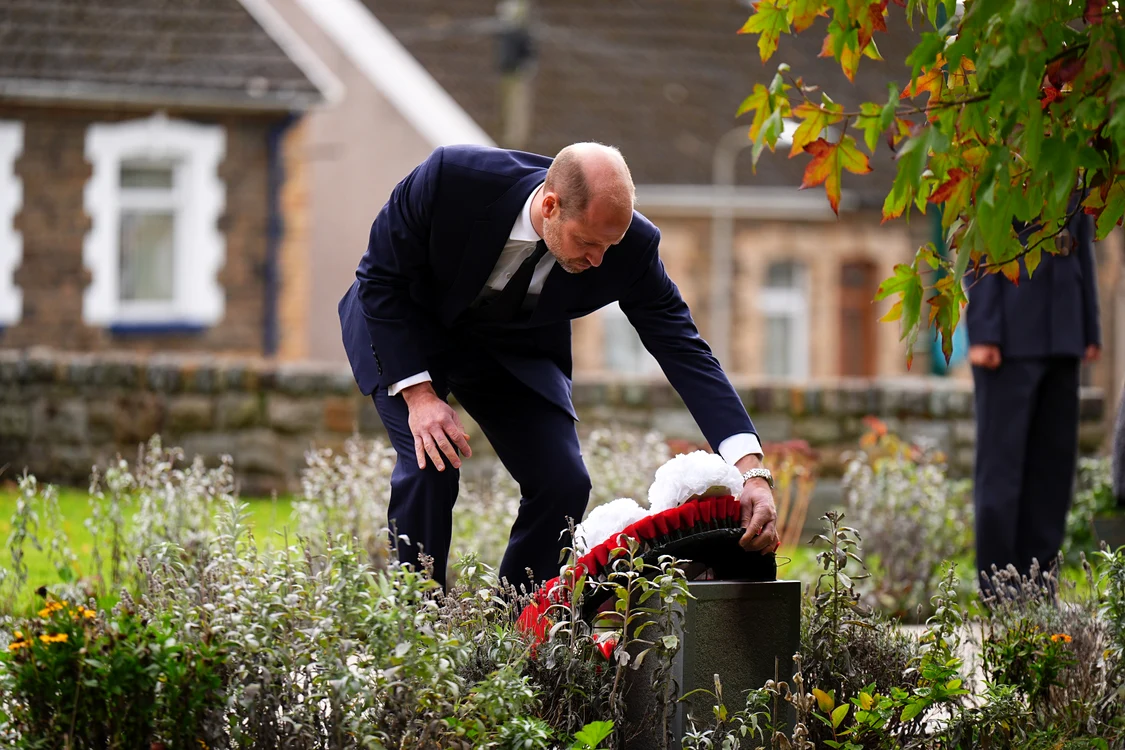 Charles, William, Camilla au comemorat dezastrul de la Aberfan, Profimedia (2) jpg