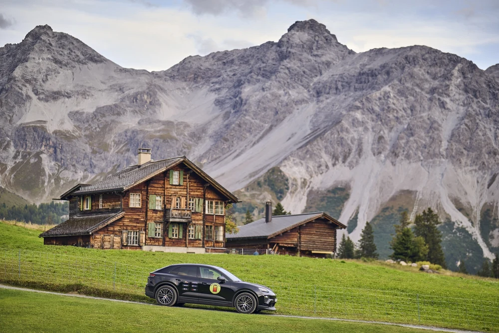 Porsche Macan 4 în Eurocharge 2025