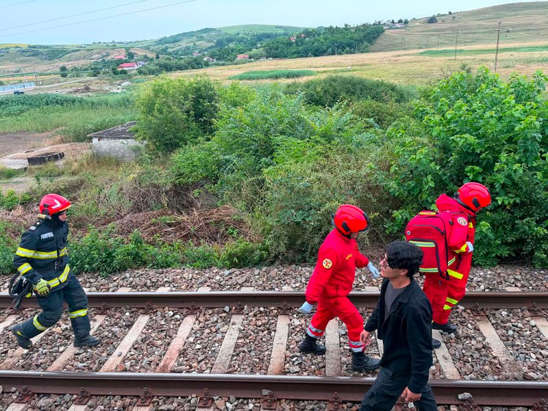 Two Dead After Car Hit and Dragged 150 Meters by Train in Romania