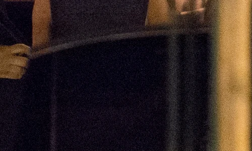 Selena Gomez et son compagnon The Weeknd (Abel Tesfaye) quittent l'hôtel la Reserve à Paris jpeg