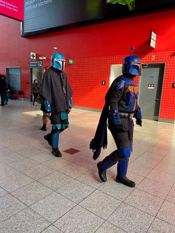 Costume inspirate din serialul "The Mandalorian". FOTO: Ana-Maria Șchiopu