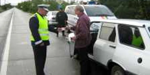 Agenţii ARR verifică activitatea şcolilor de şoferi şi pe traseu