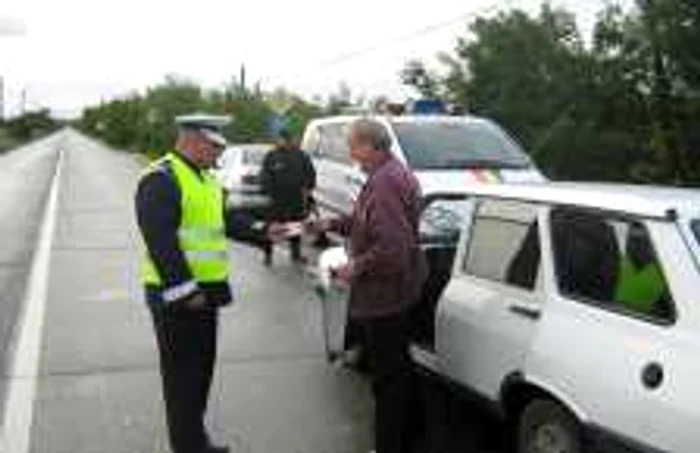 Agenţii ARR verifică activitatea şcolilor de şoferi şi pe traseu
