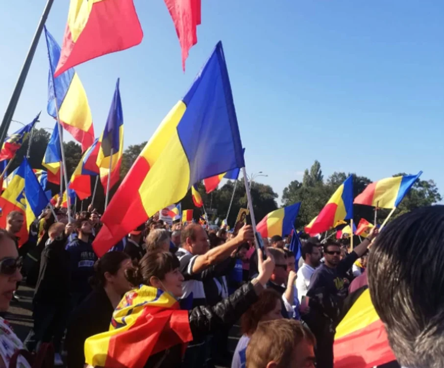 
    Mai mulți oameni au protestat miercuri, de 1 decembrie, împotriva restricțiilor impuse de autoritățiFoto: Facebook  