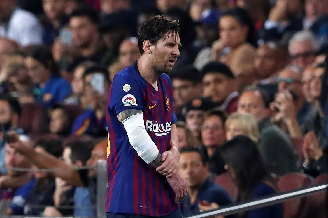 Lionel Messi a suferit o fractură la braț și va rata ”Clasicul”Foto: EPA