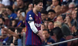 messi lionel barcelona accidentare sevilla jpeg