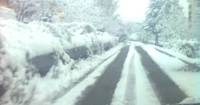 Drumurile trec prin zone montane, iar căderile de zăpadă sunt masive