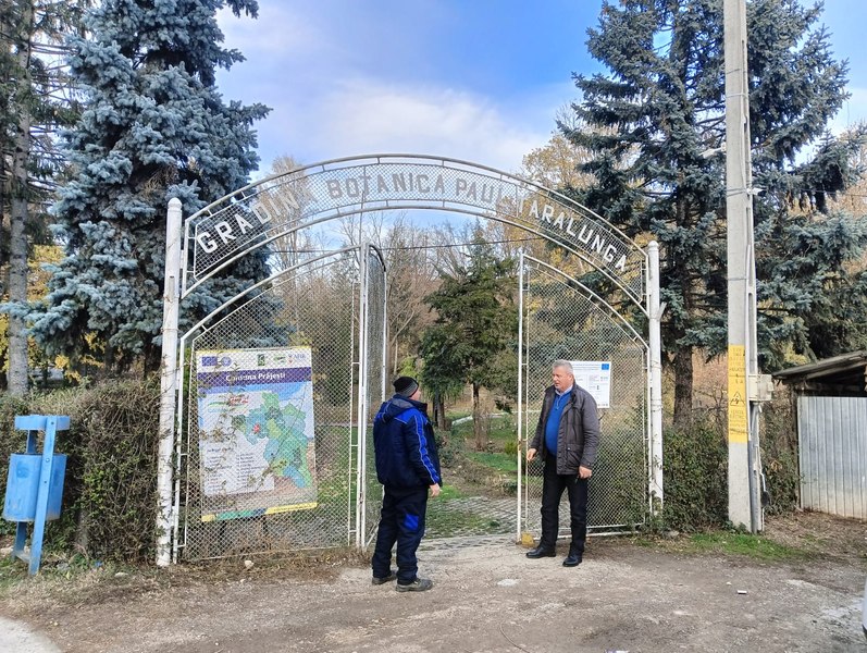 Singura grădină botanică din România rurală, reabilitată cu bani europeni. Are exponate rarisime FOTO