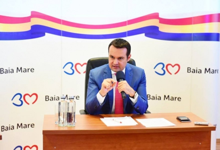 Soacra primarului din Baia Mare a pus banii de mită într-o cutie de prăjituri. Soția lui Cherecheș, cercetată în același dosar | STENOGRAME