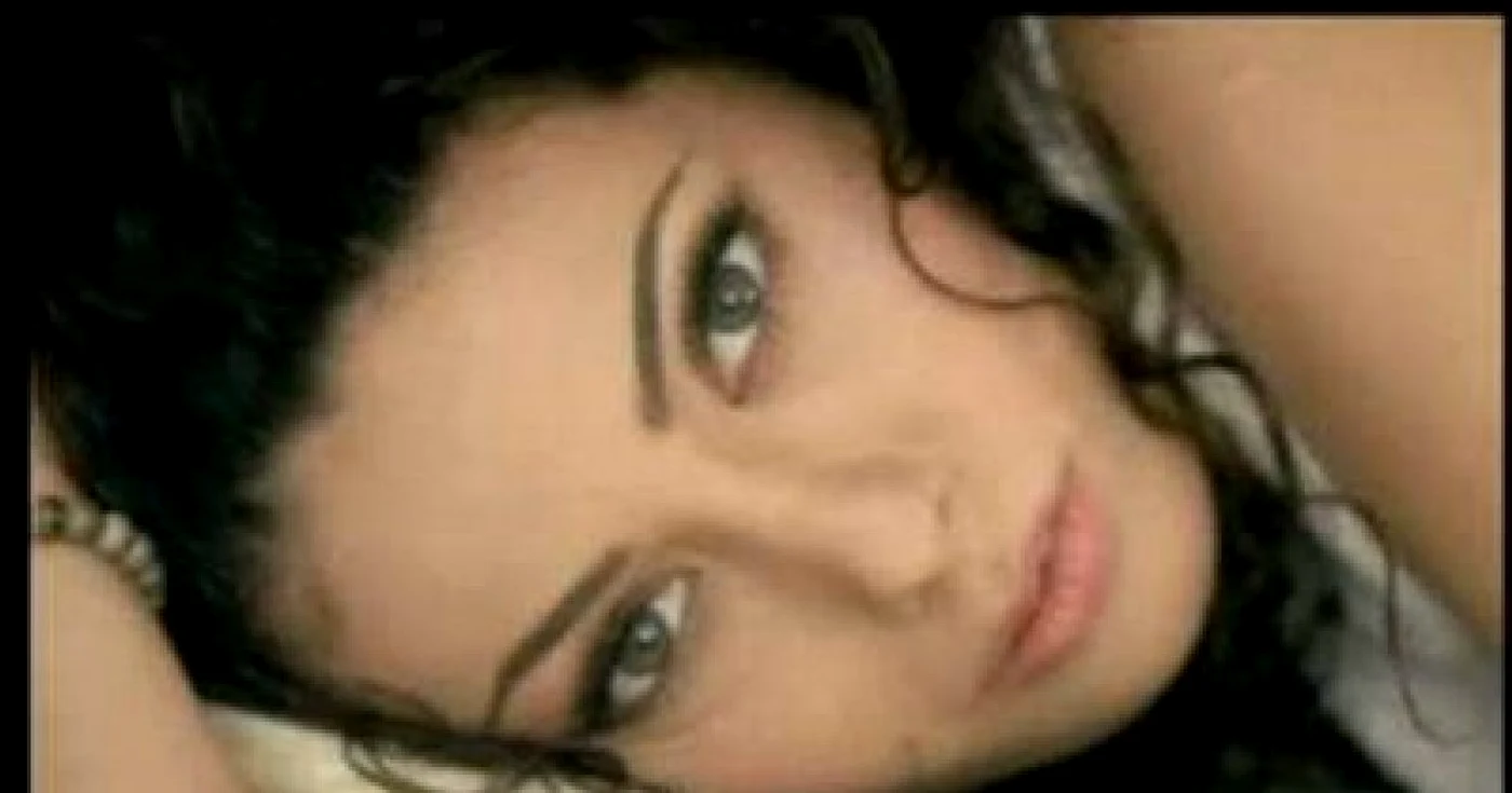 VIDEO: Cream "devine" Claudia Pavel