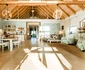 Proprietatea are 540 de metri pătrați și este alcătuită din trei clădiri. FOTO: sothebysrealty.com